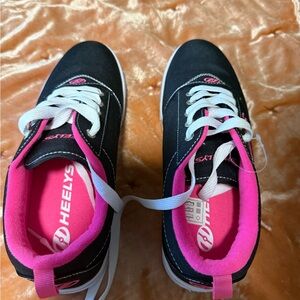 Heelys Women's Black and Pink Sneakers